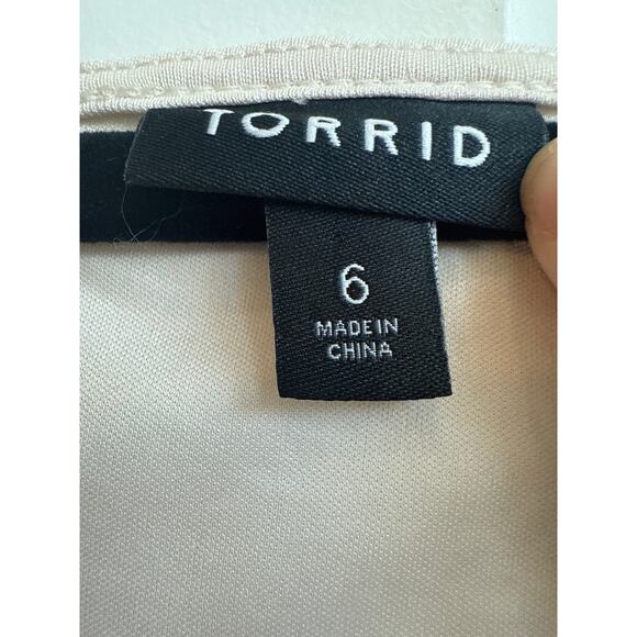 Torrid Cream/Light Pink Floral Lace Boho Long Sleeve Blouse - Picture 2 of 6